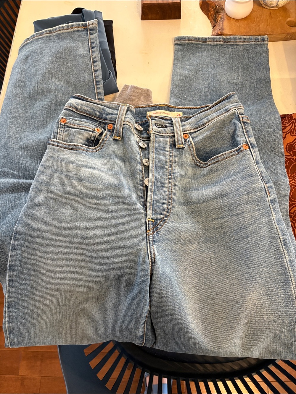Levi’s Ribcage Straight Jeans - Picture 2 of 3